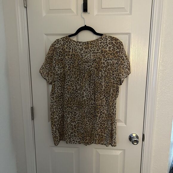 Christopher Banks XL Leopard Print Short Sleeve Blouse Pleated - Picture 6 of 6